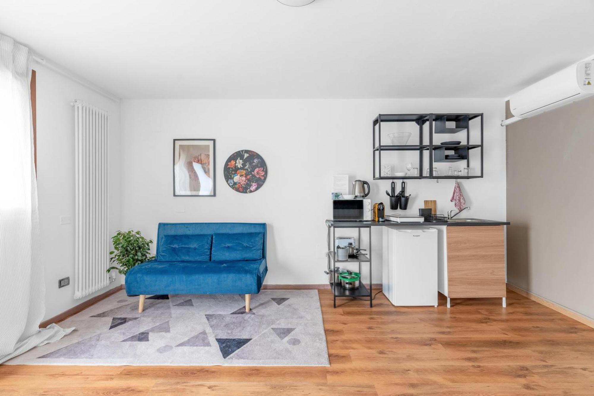 -Free Pool And Parking- Garda House Apartments 卡斯特努沃德加尔达 外观 照片