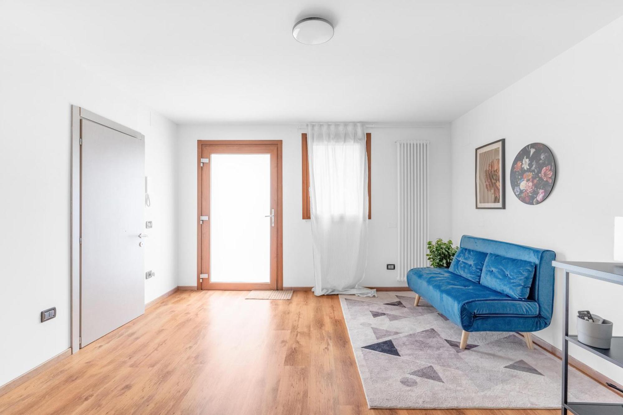 -Free Pool And Parking- Garda House Apartments 卡斯特努沃德加尔达 外观 照片