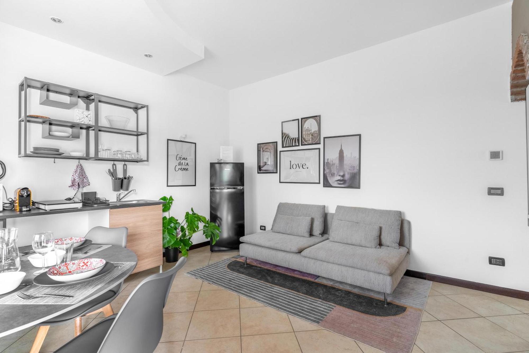 -Free Pool And Parking- Garda House Apartments 卡斯特努沃德加尔达 外观 照片