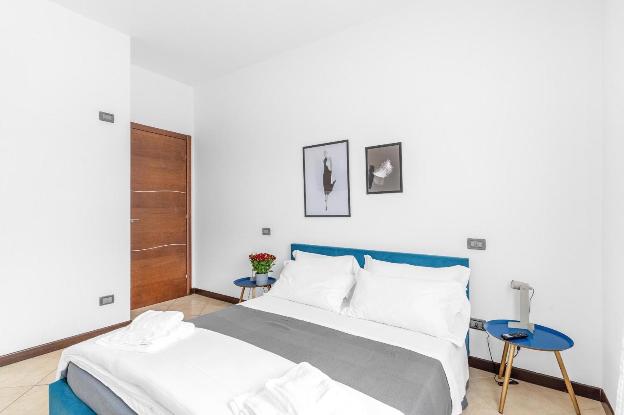 -Free Pool And Parking- Garda House Apartments 卡斯特努沃德加尔达 外观 照片