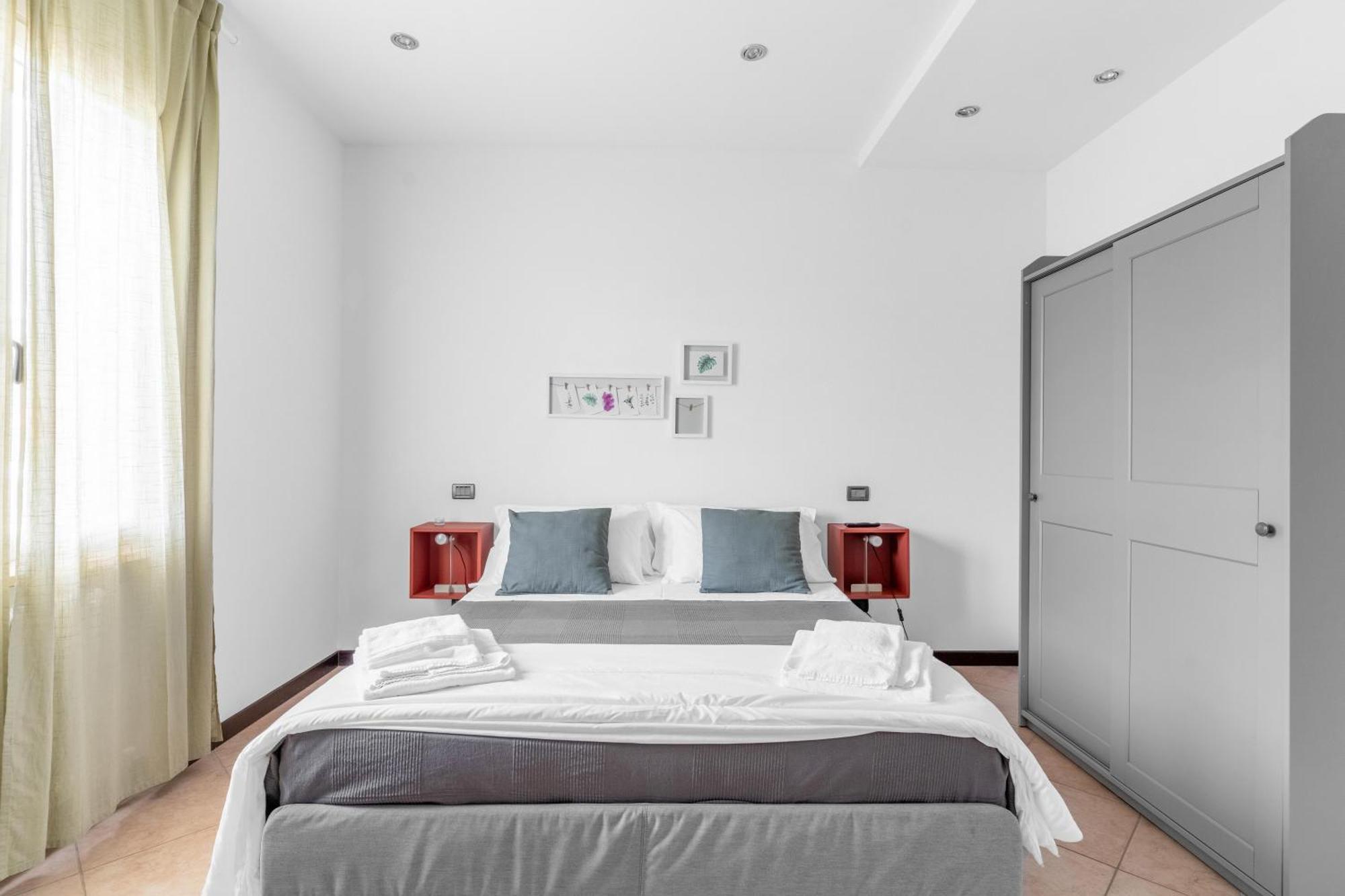 -Free Pool And Parking- Garda House Apartments 卡斯特努沃德加尔达 外观 照片